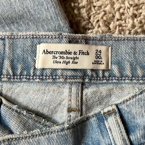 Abercrombie & Fitch 90s Straight Ultra High Rise Denim 00L